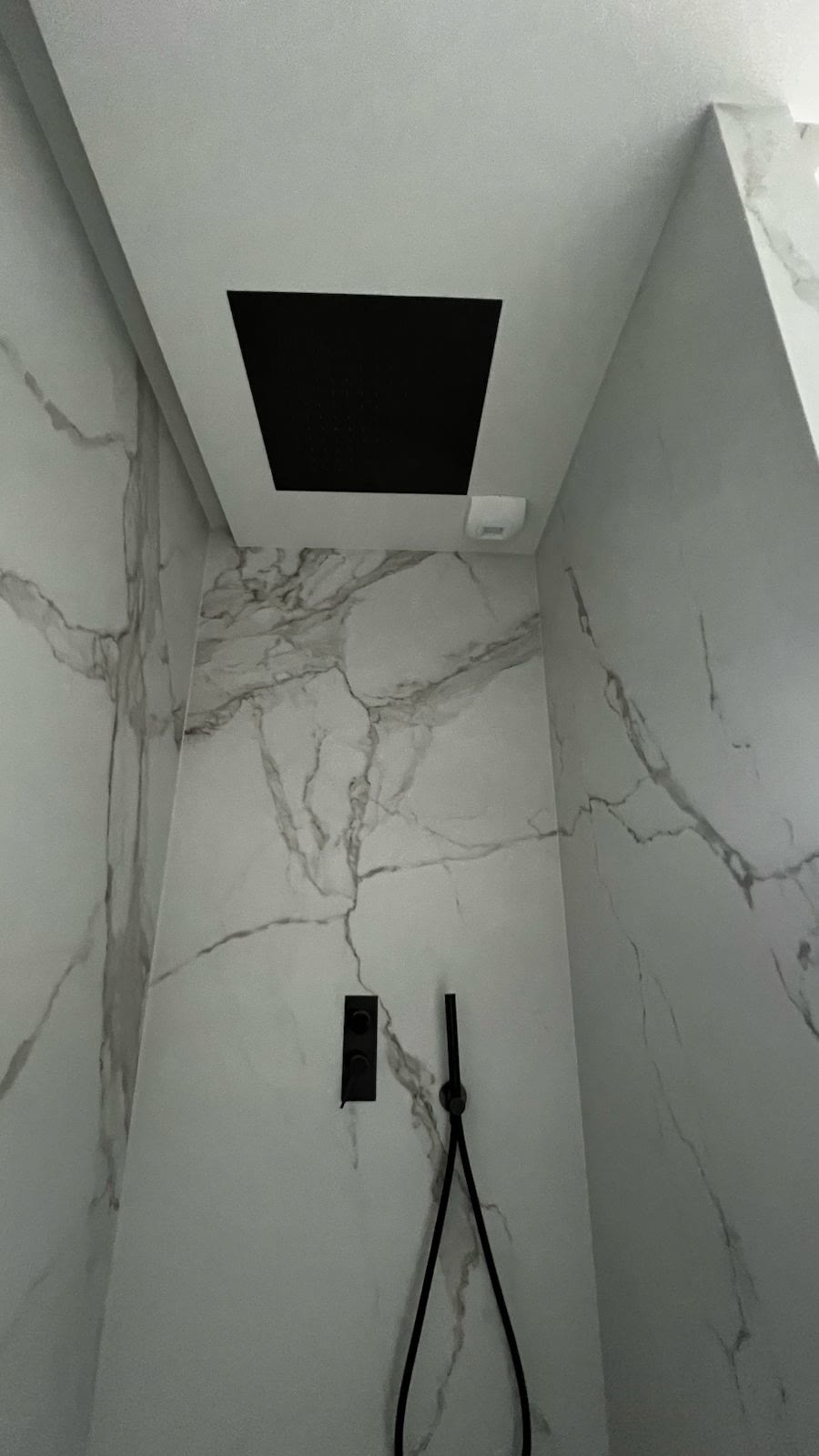 Douche à l’italienne marbre